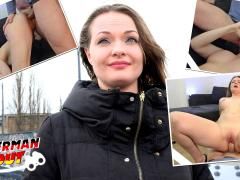 Braunhaarige Victoria Wet bläst und reitet deutschen Agentenschwanz